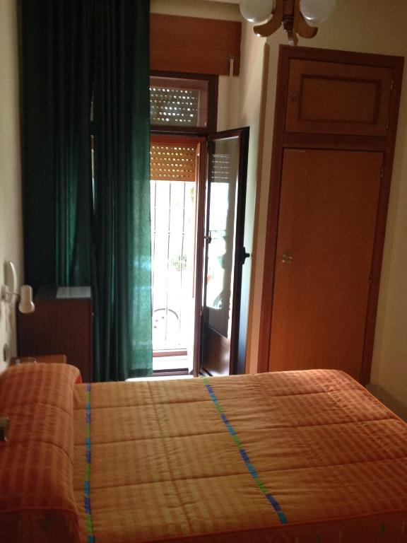 Hostal Cervantes Valdemoro Δωμάτιο φωτογραφία