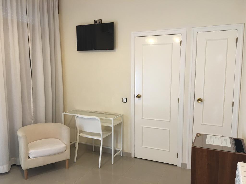 Hostal Cervantes Ξενοδοχείο Valdemoro Εξωτερικό φωτογραφία