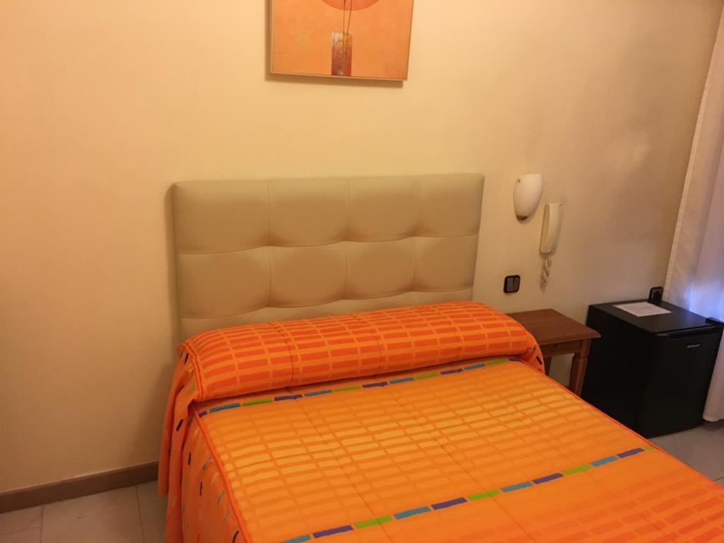 Hostal Cervantes Valdemoro Εξωτερικό φωτογραφία