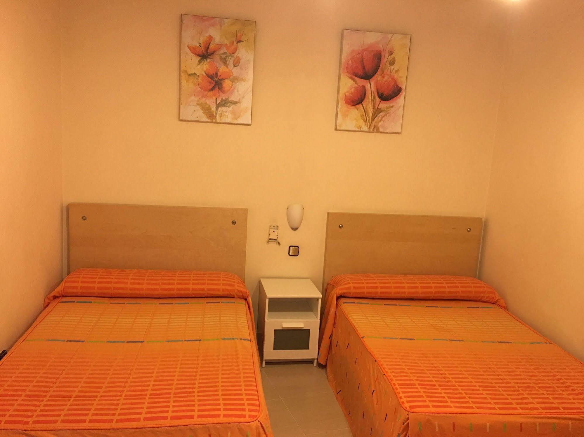 Hostal Cervantes Ξενοδοχείο Valdemoro Εξωτερικό φωτογραφία