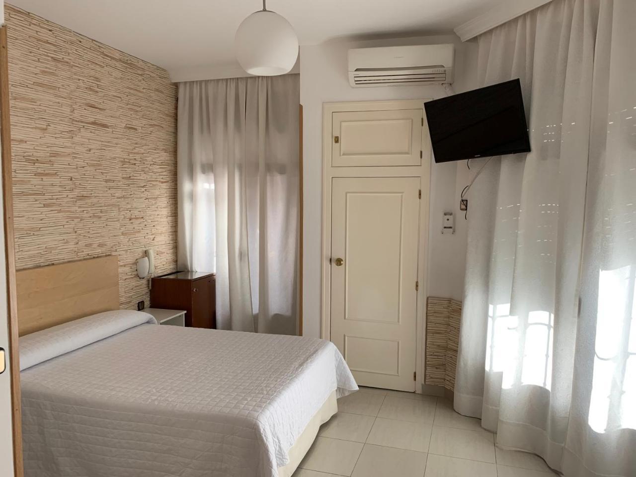 Hostal Cervantes Ξενοδοχείο Valdemoro Εξωτερικό φωτογραφία