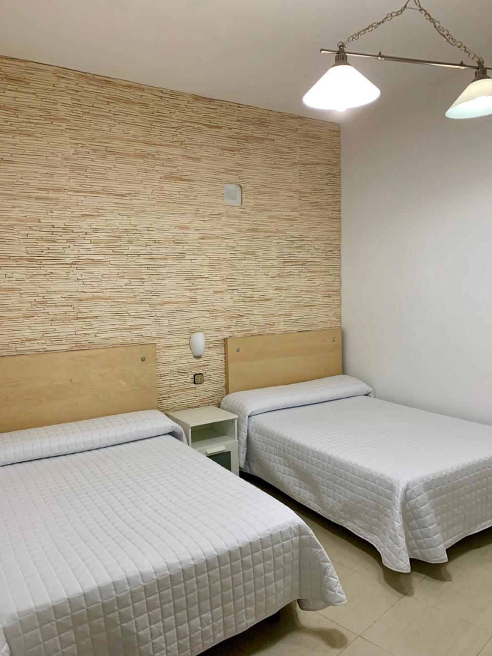 Hostal Cervantes Ξενοδοχείο Valdemoro Εξωτερικό φωτογραφία