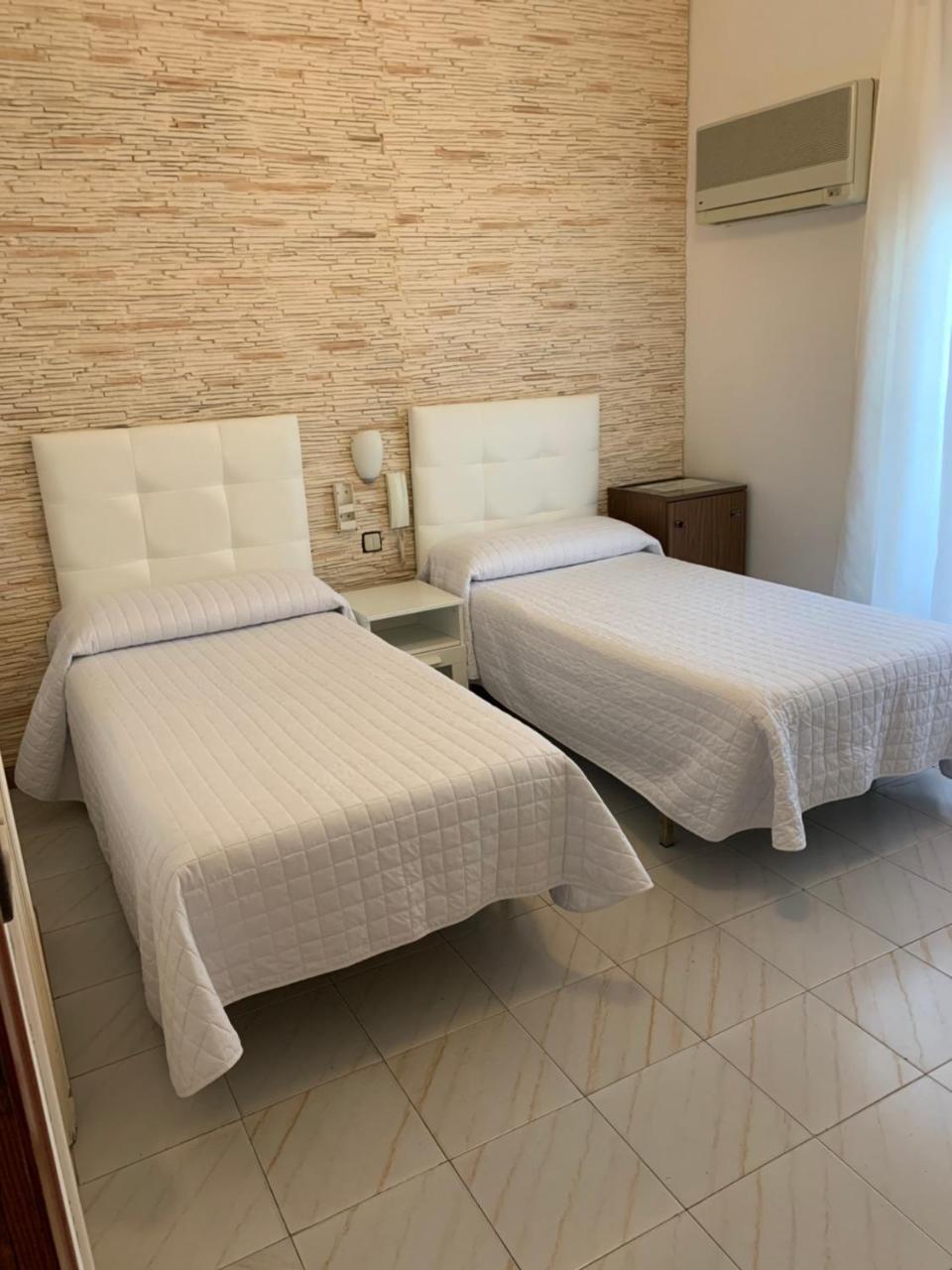 Hostal Cervantes Ξενοδοχείο Valdemoro Εξωτερικό φωτογραφία