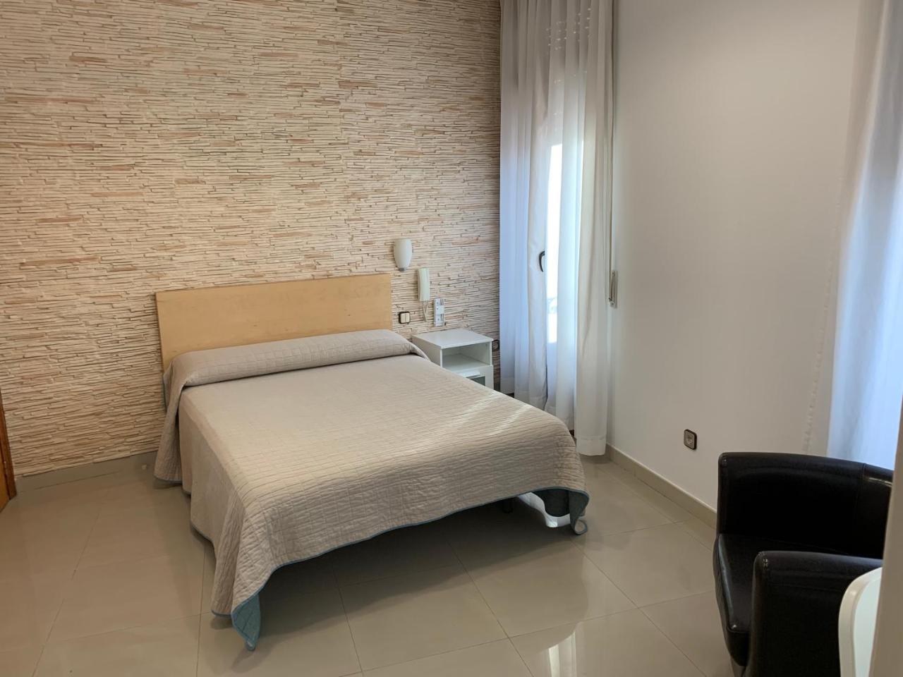 Hostal Cervantes Ξενοδοχείο Valdemoro Εξωτερικό φωτογραφία